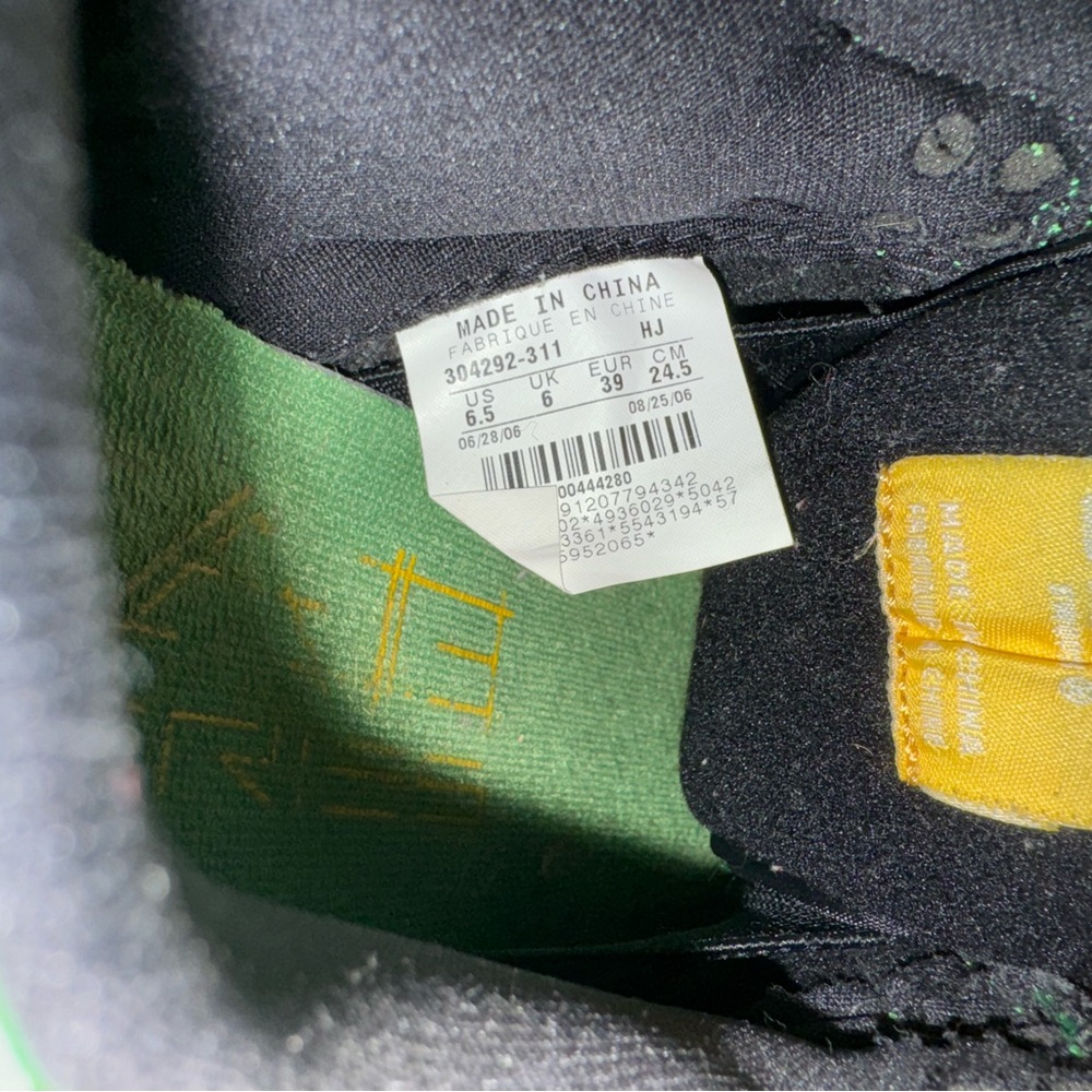 Nike Dunk Low Pro SB Taxi Cab. Grass/ White - Picture 2 of 10
